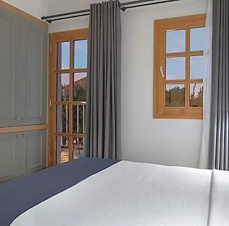 Hotel Mellow Blue